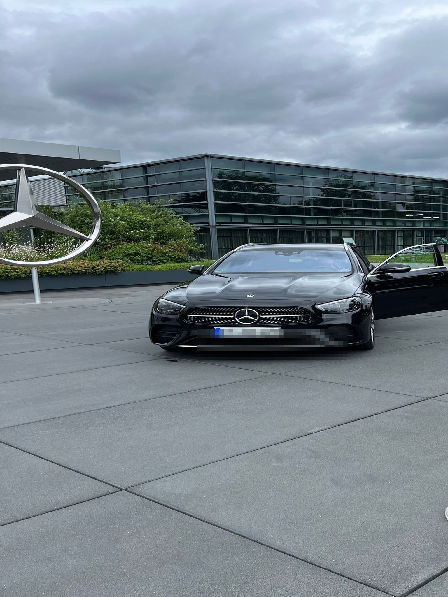 Mercedes E‑Klasse Kombi (Kennzeichen zensiert)